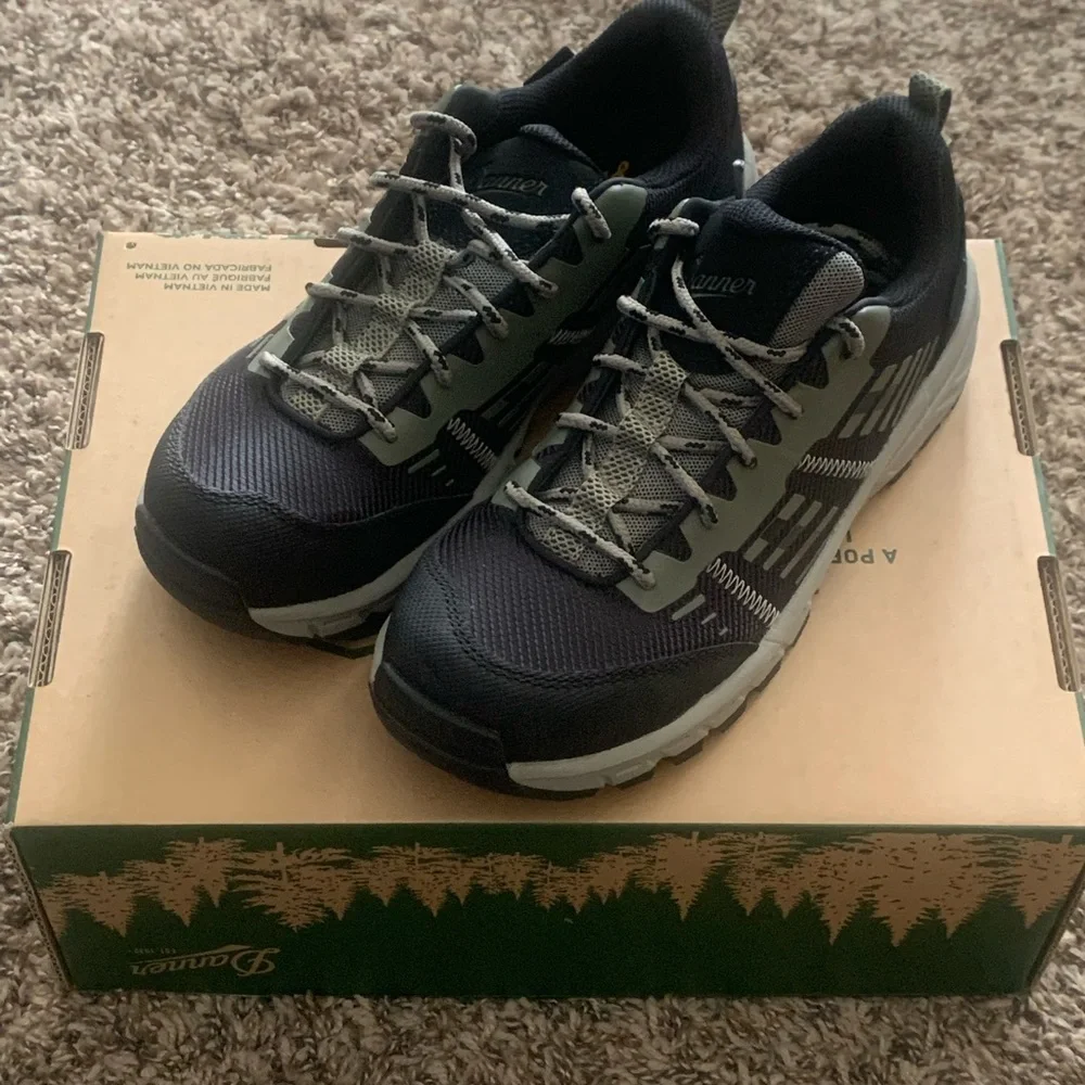 NWT Woman’s Danner Run Time 3” ESD NMT Black Trail‎ Hiking Shoes Sz 7